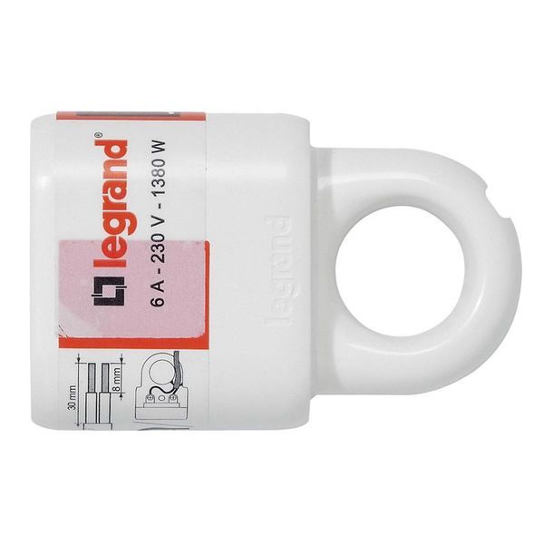 Prolongateur Plastique 2P 6A Avec Anneau D'Extraction Blan legrand 050166
