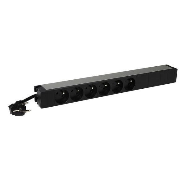 Pdu Standard 19" 1U Lcs³ 6X2P+T Et Cordon Alimentation 3M Av legrand 646805